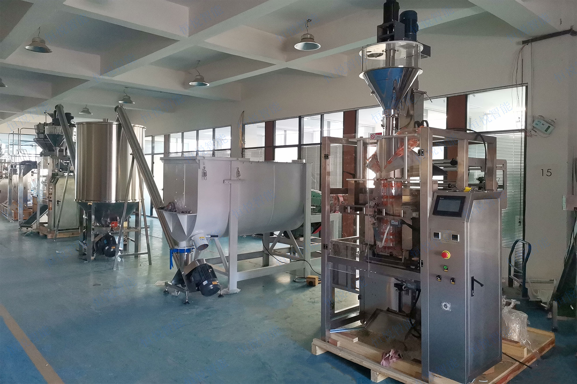 全自動防水涂料包裝機可以實現(xiàn)涂料、膩子粉、快粘粉、石膏粉等建筑粉料產(chǎn)品得自動化包裝全過程