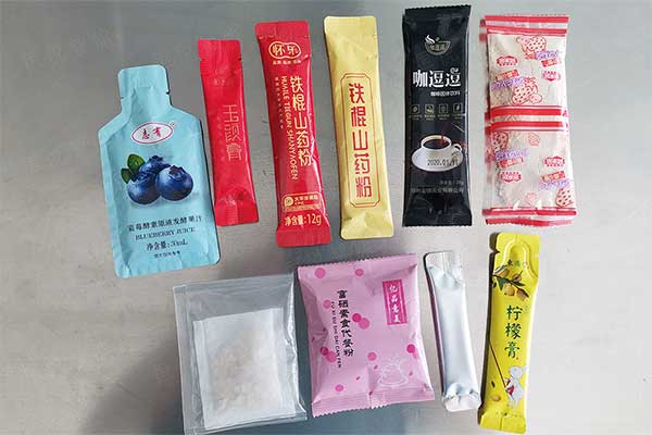 全自動(dòng)豆?jié){粉包裝機(jī)可實(shí)現(xiàn)背封長(zhǎng)條袋型，三邊封、圓角袋型等精美包裝
